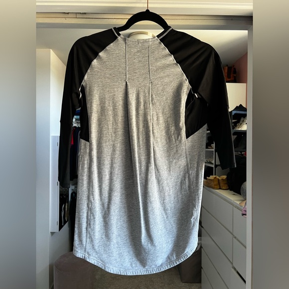 Lululemon 3/4 length shirt - gray & black - Picture 2 of 3